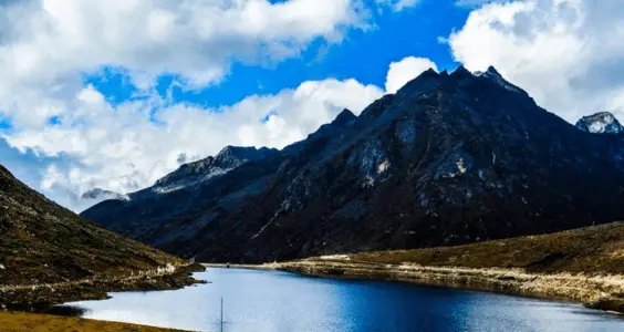 Sela Lake and Sela pass